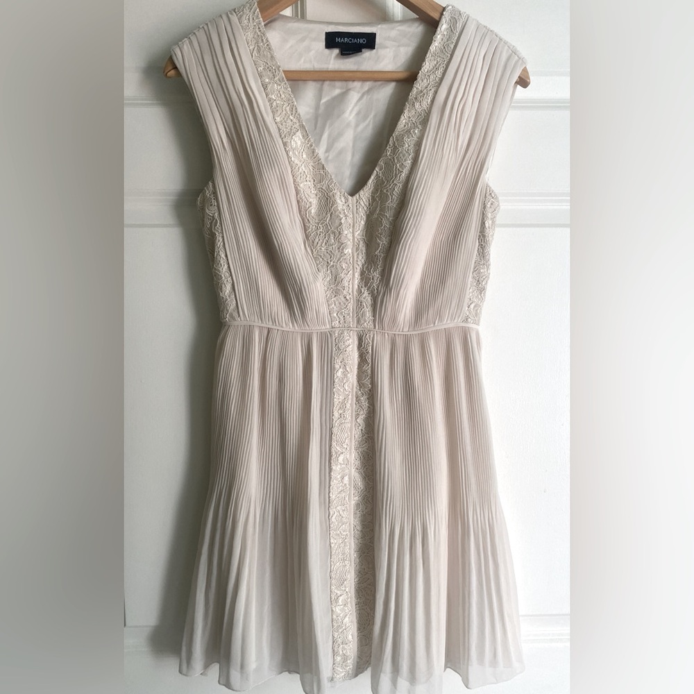 MARCIANO Sonya Romantic Floral Lace All-over Pleated Dress Cream Color Size 2 💫
